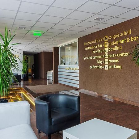 Hotel Lineas Пряшів Екстер'єр фото