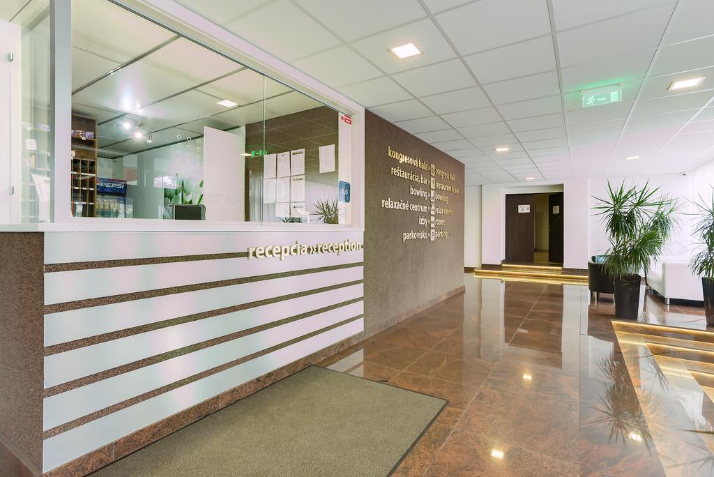 Hotel Lineas Пряшів Екстер'єр фото