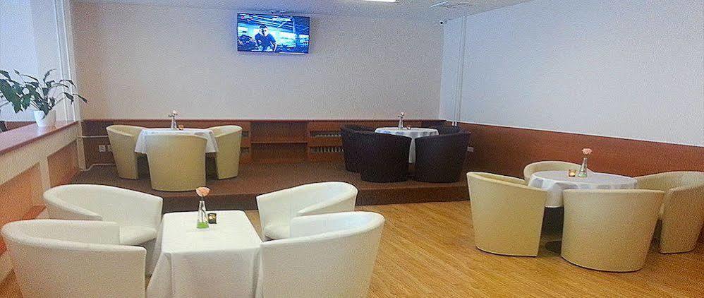 Hotel Lineas Пряшів Екстер'єр фото
